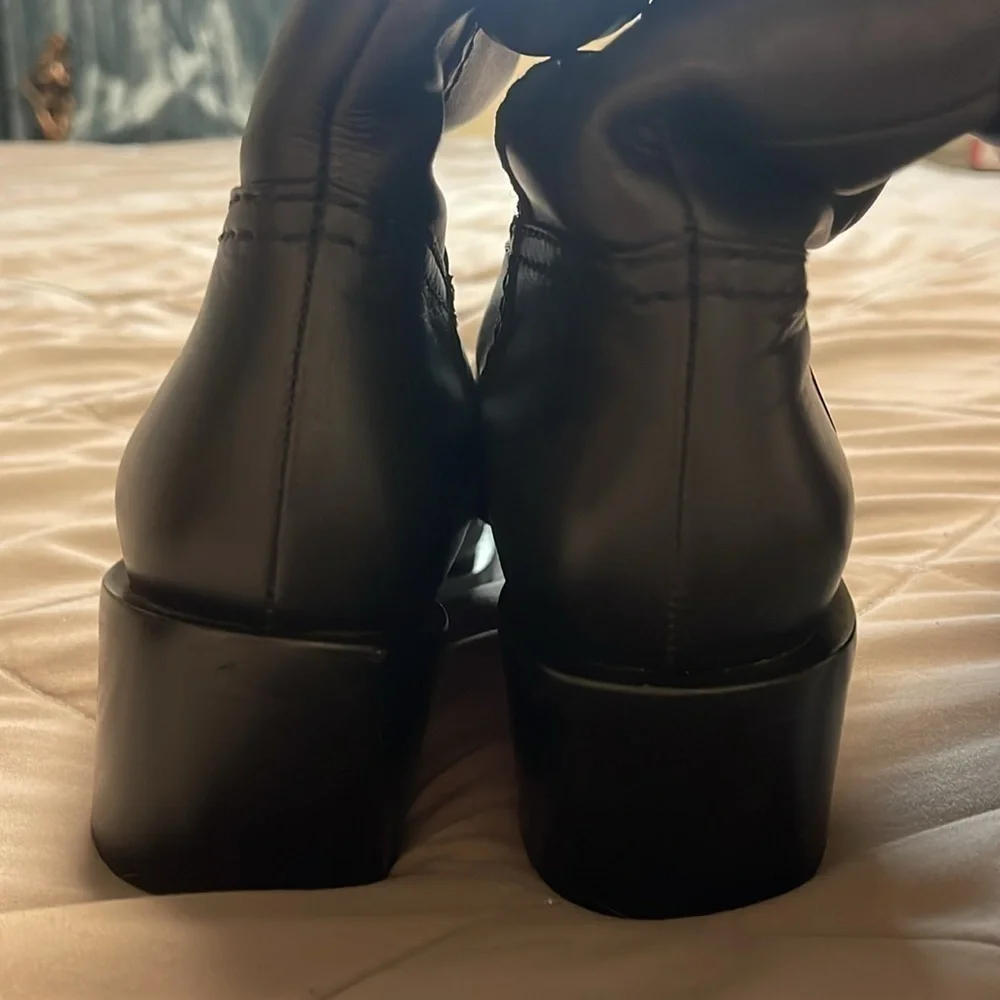 Gucci Vintage Fur Lined Leather Tall Black Gold Heeled Boots Size 4.5